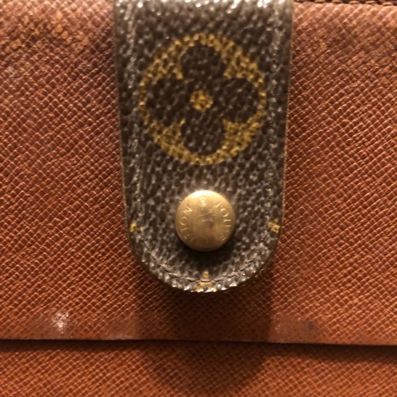 Authentic Louis Vuitton monogram wallet with zippered compartment. - Picture 9 of 9